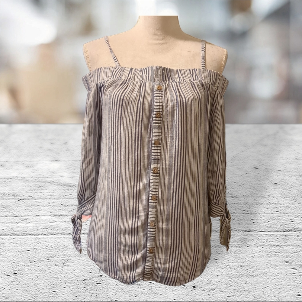 IN off the shoulder 3/4 inch tied sleeves blue and white stripes size M
